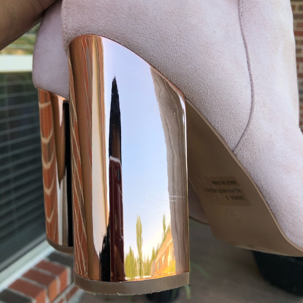 Light Pink Charlotte Russe Ankle Boots W/Gold Reflective Heels! (Size 9) - Picture 2 of 5